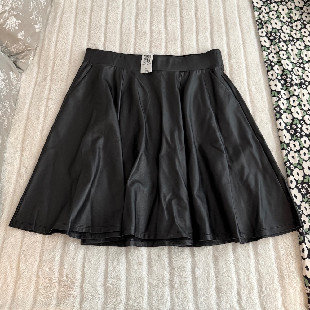 NWT Torrid Faux Leather Skater Skirt - Size 0 (XL)